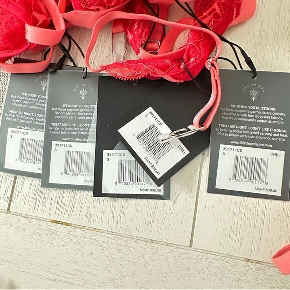 NWT Thistle & Spire chili and melon Kane garter with removable choker - Picture 7 of 9